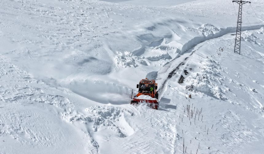 Van’da Mart Ayında Karla Mücadele Sürüyor