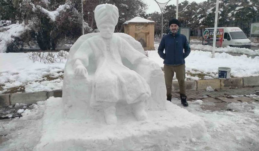 Kardan adam değil, kardan padişah yaptı