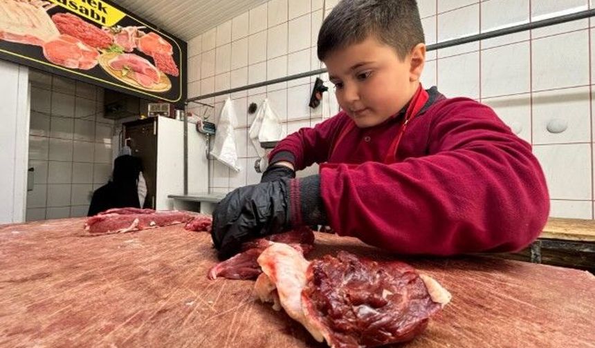 10 Yaşındaki ‘Junior Kasap’ Melih, Sosyal Medyada Gündem Oldu