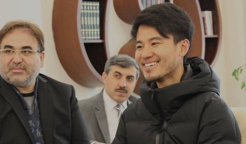 Japon gezgin müslüman oldu