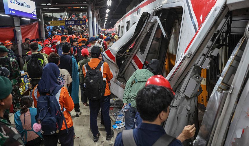 Endonezya'da tren kazası: 14 ölü