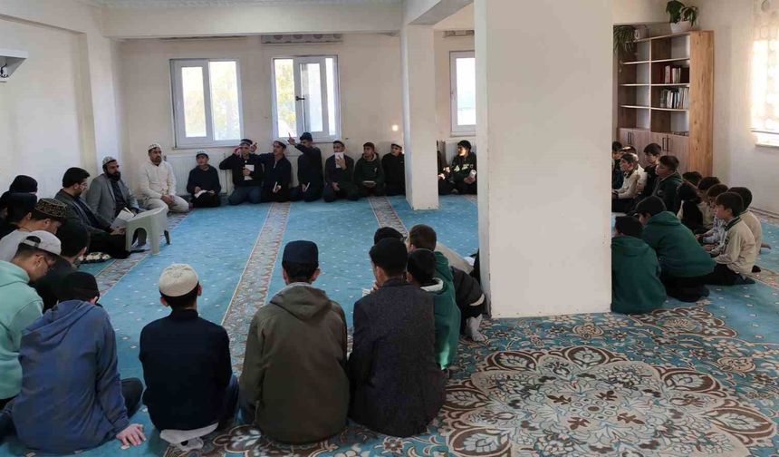 Çaldıran’da Geleceğin Hafızları İçin Kitap Tahlili Programı Başladı