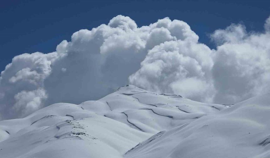 Van’ın yüksek kesimlerinden kar manzaraları