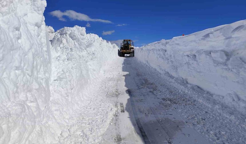 Van'da Kar Engel Tanımıyor: Aydemir Yolunda Yol Açma Çalışmaları Sürüyor