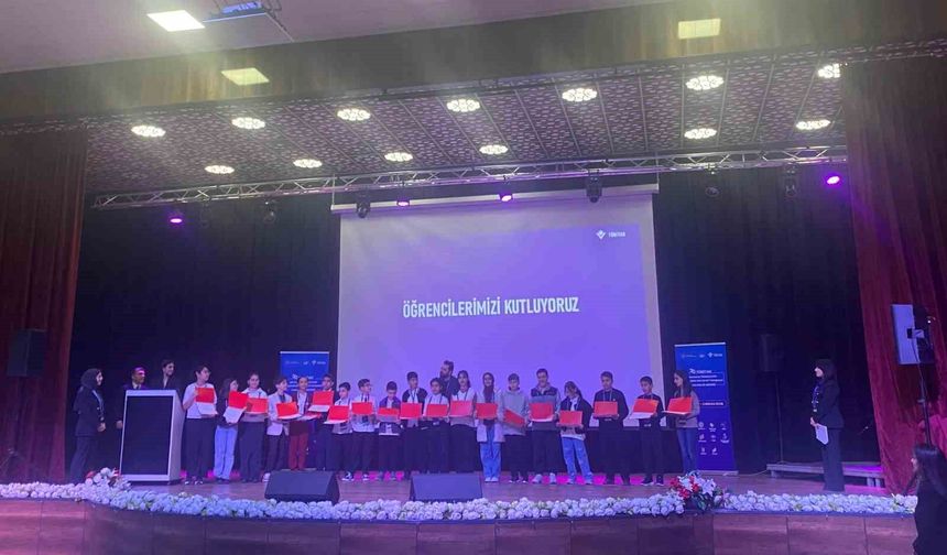 Vanlı Öğrenciler TÜBİTAK Bölge Yarışmasında Üçüncülük Elde Etti