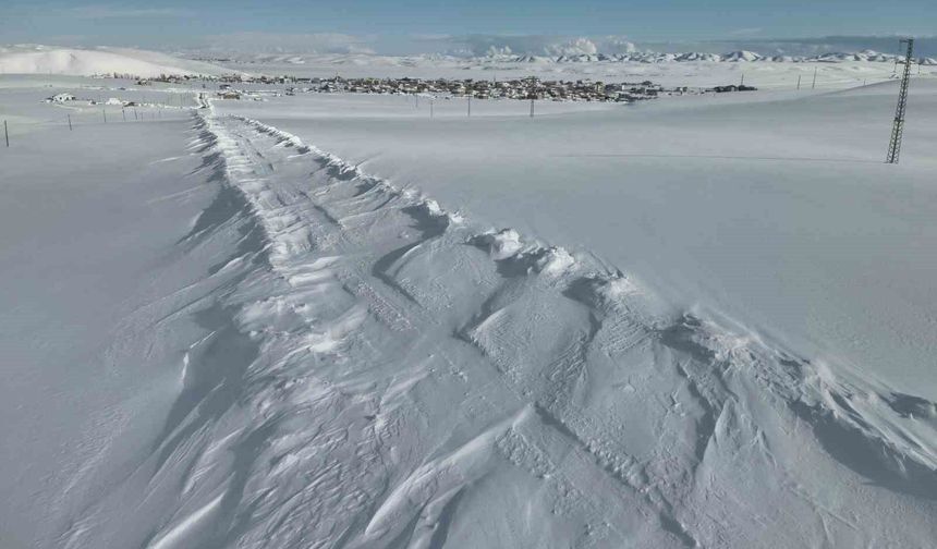 Van’da 40 yerleşim yerinin yolu ulaşıma kapandı
