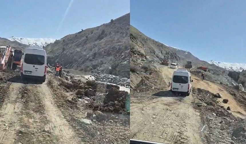 Van- Hakkâri yolunda heyelan: Ulaşım tek şeritten sağlanıyor
