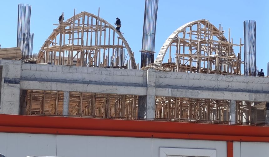 Van’da Tarihi Hz. Ömer Camii’nde kubbe yapımına geçildi