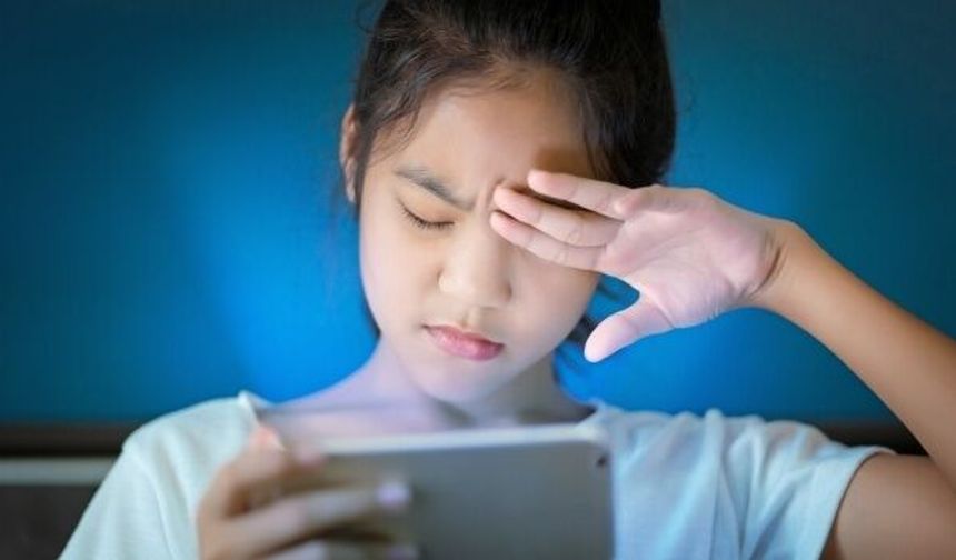 Ekran Bağımlılığı Çocuklarda Omurga Sağlığını Tehdit Ediyor