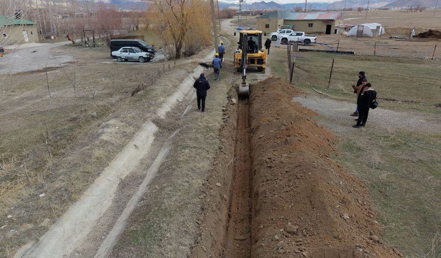 Gürpınar’da 800 metrelik yeni içme suyu hattı tamamlandı