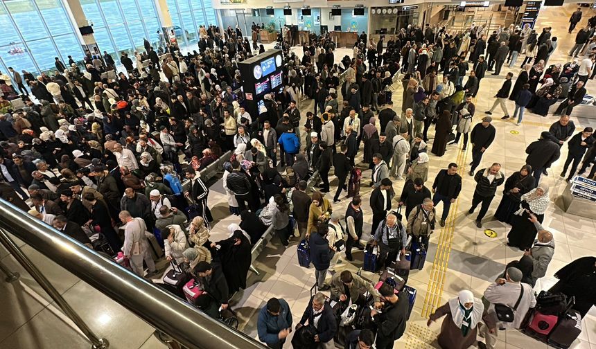 Van’dan ilk hac kafilesi kutsal topraklara uğurlandı