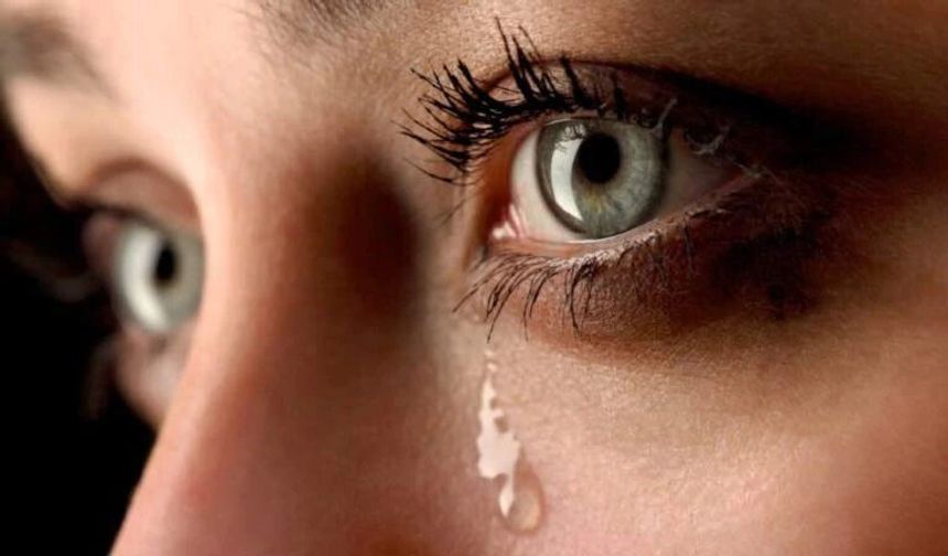 Sürekli Gözyaşı Akması Duygusal Değil, Sağlık Sorunu Olabilir