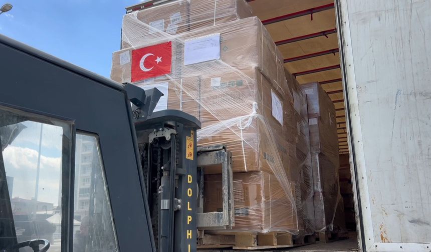 Türkiye'den İran'a şifa köprüsü: Van'dan gönderilen yardım tırı sayısı 9’a ulaştı