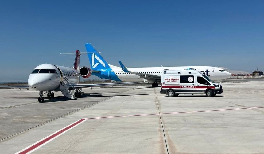 Vanlı İki Çocuk, Ambulans Uçakla Ankara'ya Nakledildi