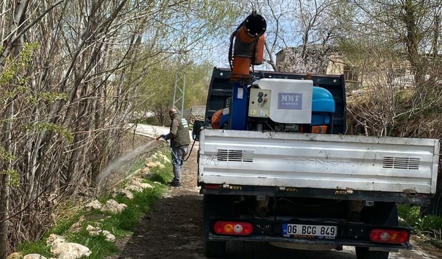 Yaz öncesi önlem: Edremit’te ilaçlama çalışmaları hızlandı