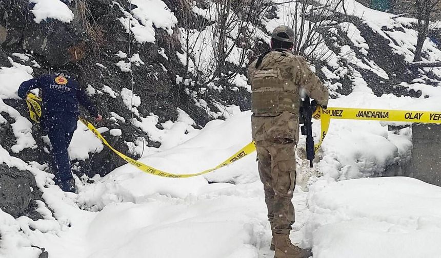 Çatak’ta toprak kayması: 2 katlı ev hasar gördü