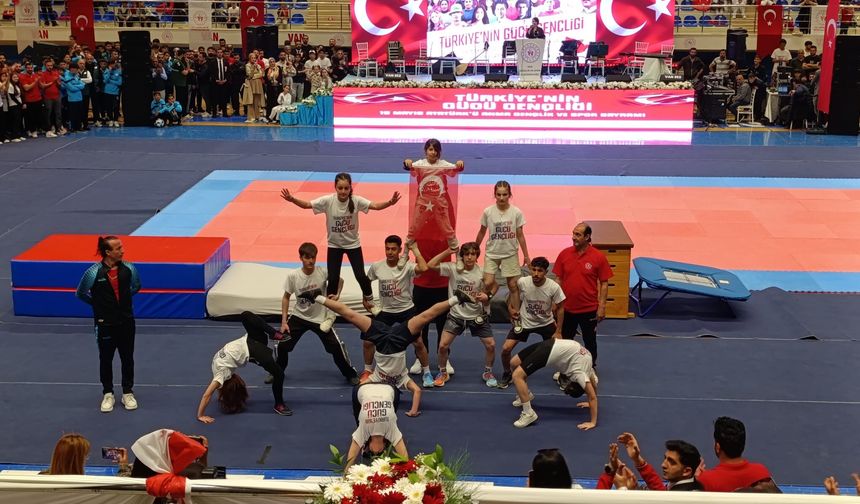 19 Mayıs Van’da coşkuyla kutlandı