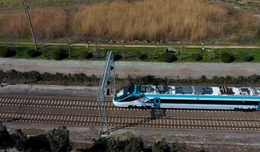 Demiryollarında Tarihi Eşik: Milli Hızlı Tren Testlerde Saatte 240 Kilometreyi Gördü