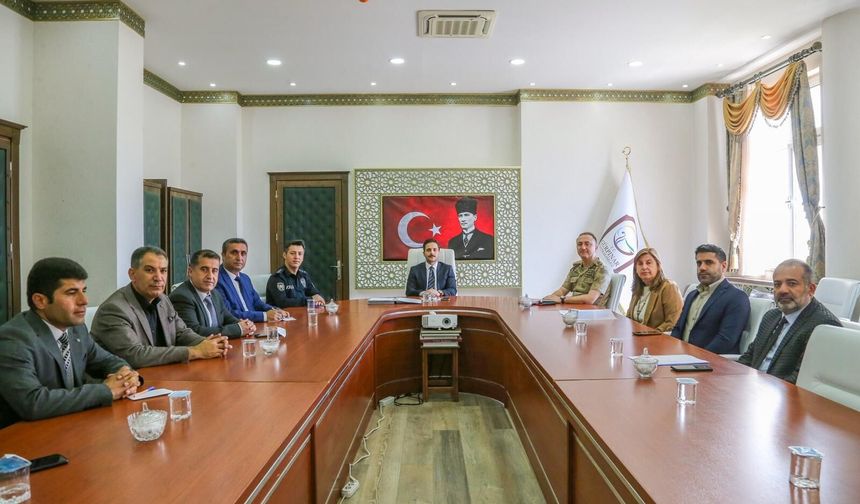 Van’ın Gürpınar ilçesinde okul güvenliği toplantısı düzenlendi