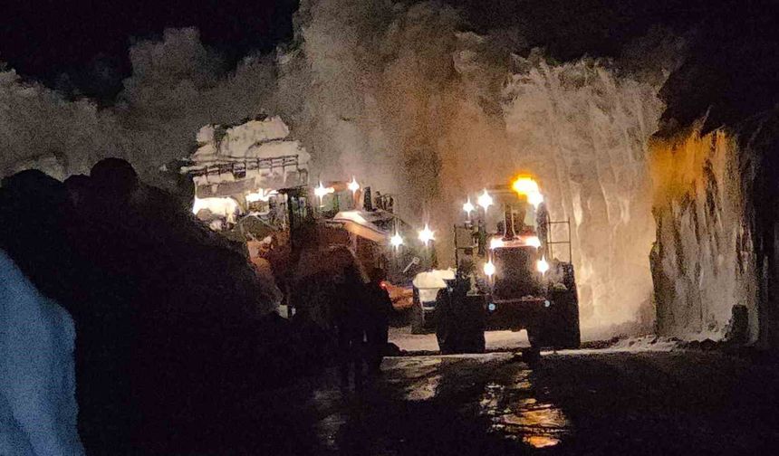 5 aydır kapalı olan Bahçesaray yolunda yoğun mesai
