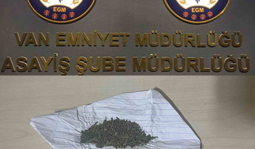 Van’da Suçlulara Darbe: 43 Şahıs Tutuklandı