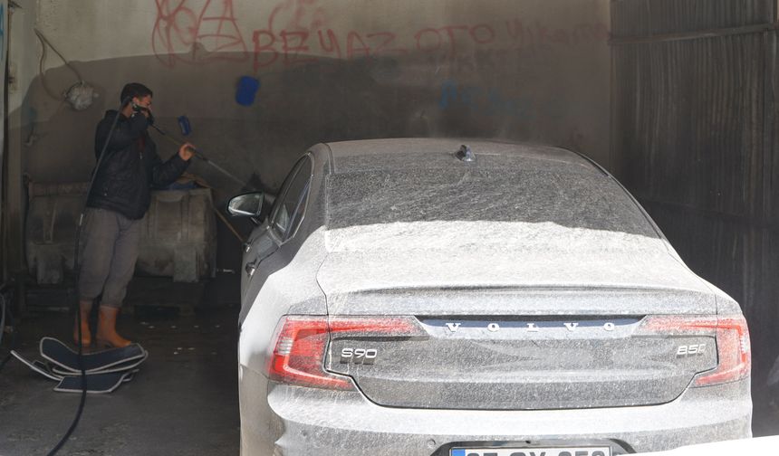 Van’da yıkamacılar “Çamur” mesaisinde!