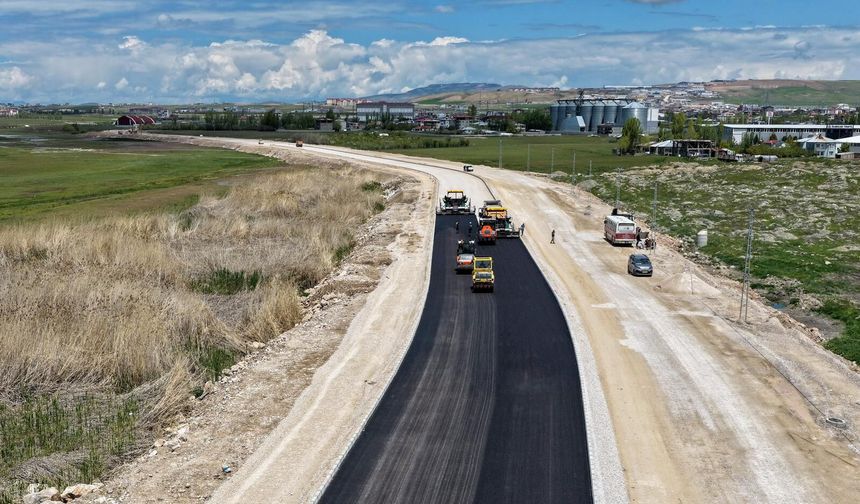 VAN Gölü Sahil Yolu’nun son etabı bitme noktasına geldi