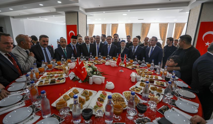 Van’da resmi bayramlaşma töreni gerçekleştirildi