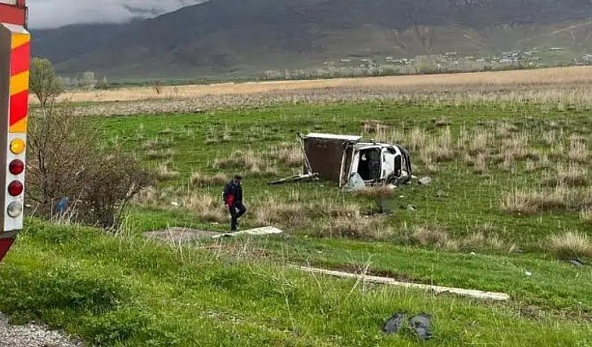 Gevaş’ta kaza: 2 yaralı
