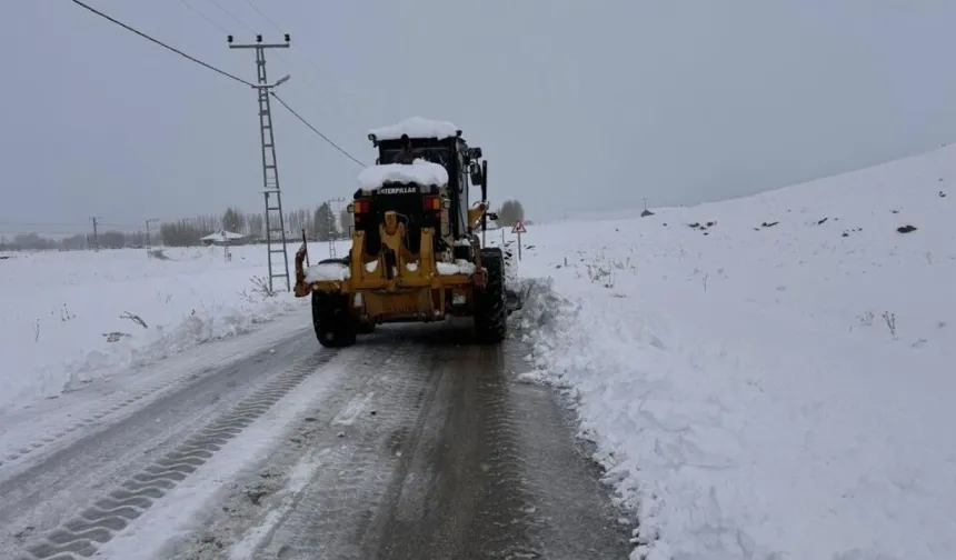 Van’da Mayıs Ayında Kar: 30 Yerleşim Yeri Ulaşıma Kapandı