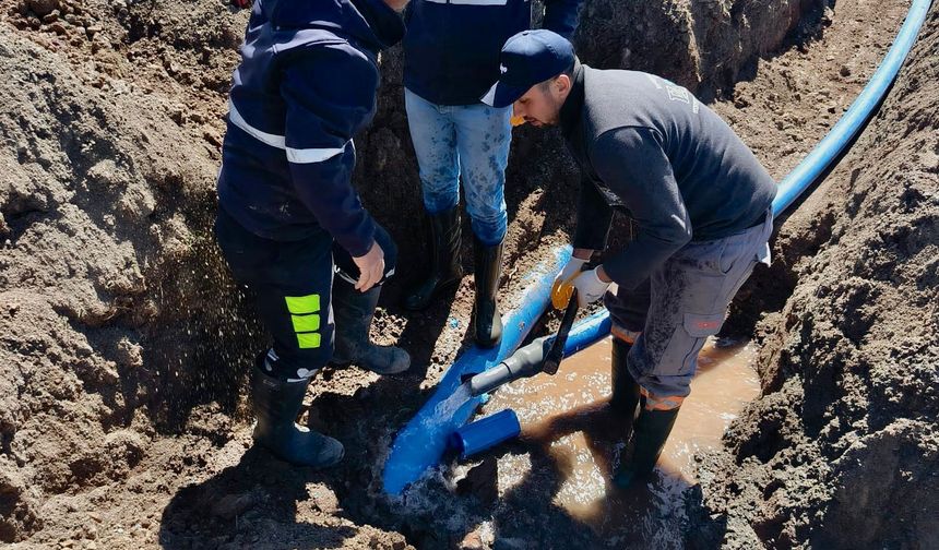 VASKİ’den Gevaş’a Önemli Su Yatırımı: Yeni Hat Döşendi
