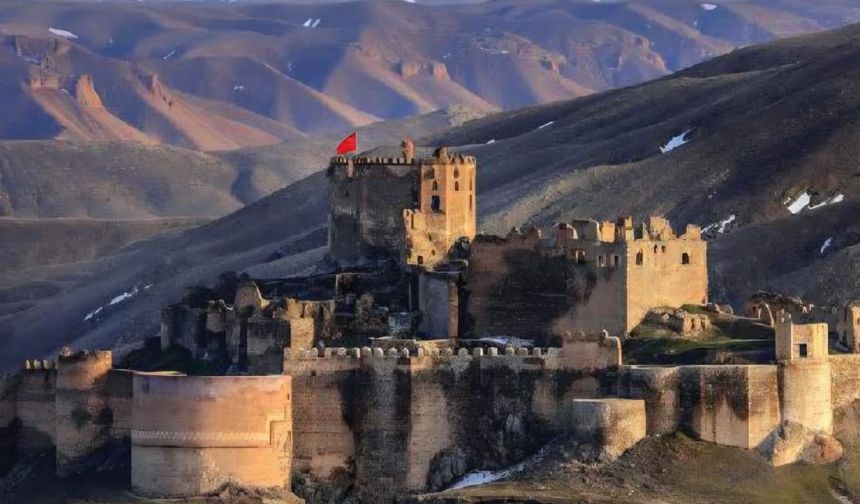 Van Hoşap Kalesi UNESCO yolunda
