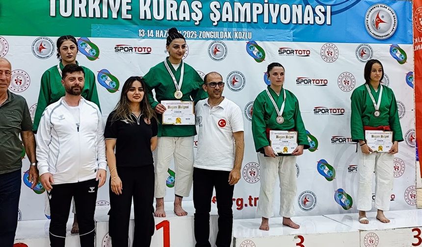 Vanlı öğrencilerinden tarihi başarı