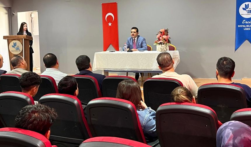 BİK Van Bölge Müdürü Tokgöz Gençlerle Geleceği Konuştu