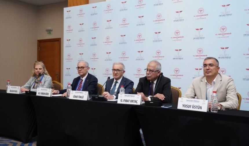 Uzmanlar: " Sanal mecra asla hekim muayenesinin yerini almamalı"