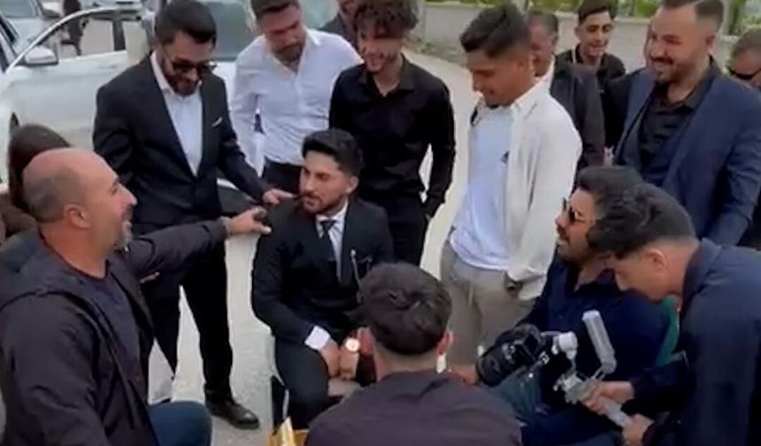 Van'da Gelin Arabasının Önünü Kesip, Okey Oynadılar