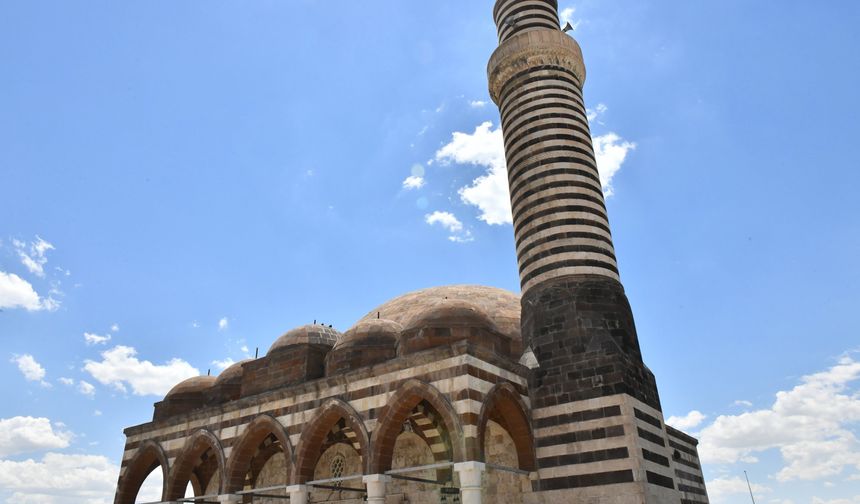 Van Kaya Çelebi Camii restorasyonu tamamlanıyor: Sonbaharda ibadete açılacak