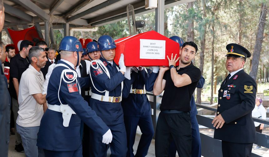 Van’da şehit olan Uzman Çavuş Samet Karabulut Adana’da son yolculuğuna uğurlandı