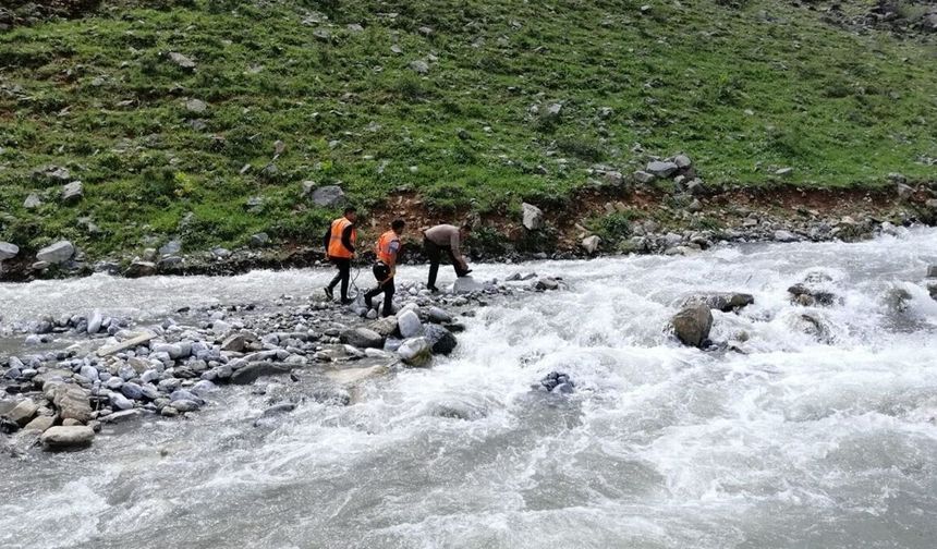Bahçesaray’da dereye düşen genç hayatını kaybetti