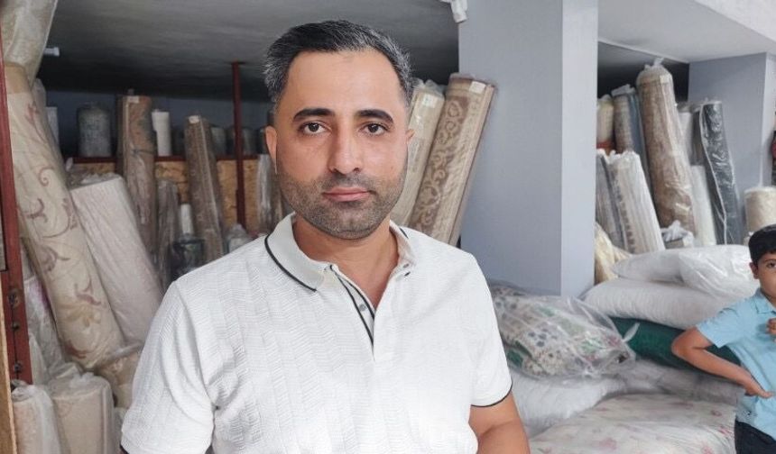 Yıkamak İçin Aldığı Battaniyeden Para Çıktı, Sahibine Götürdü