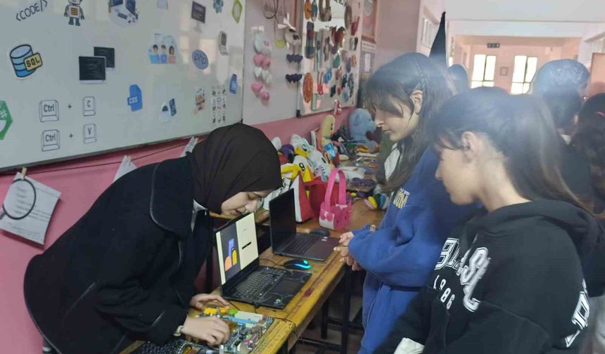 Van’da Meslek Lisesi Öğrencilerinden Tanıtım Etkinliği