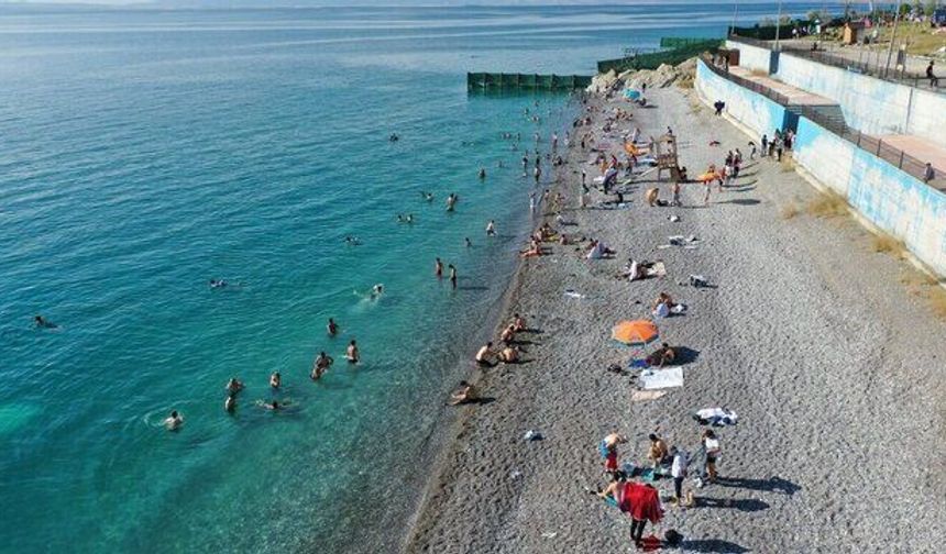 Van’ın mavi bayraklı halk plajı tadilata girdi
