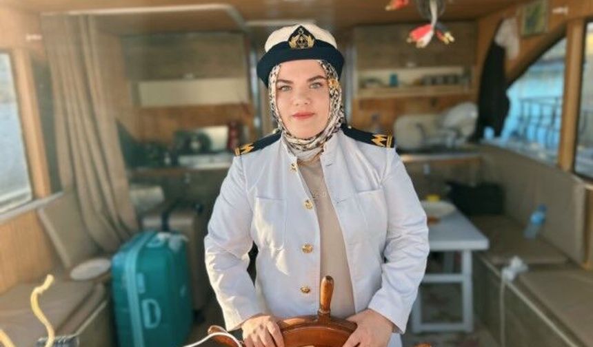 Van Gölü'nün İlk Kadın Kaptanı Dümenin Başında