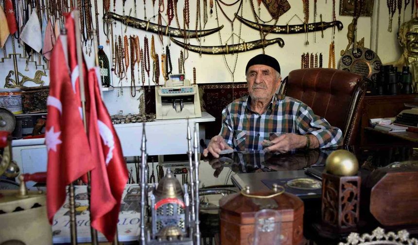 ‘Eskici Yaşar’ın antikaları gibi hayatı da dikkat çekiyor