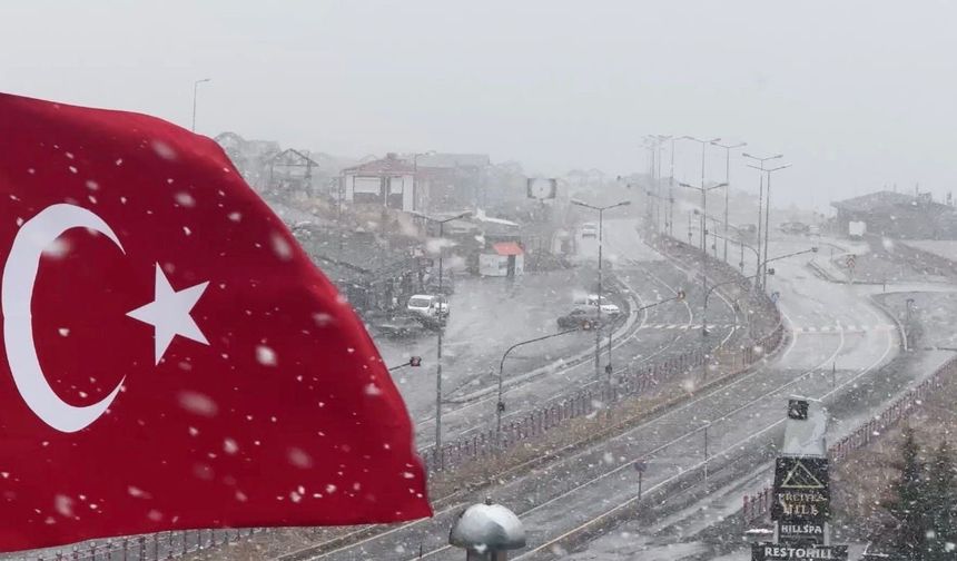 Erciyes’te kar yeniden yüzünü gösterdi