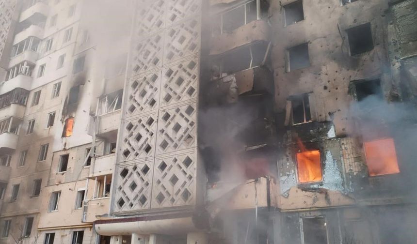 Rusya’nın Ukrayna’ya yoğun saldırısı: 470 İHA ve 48 füze, 10 can kaybı