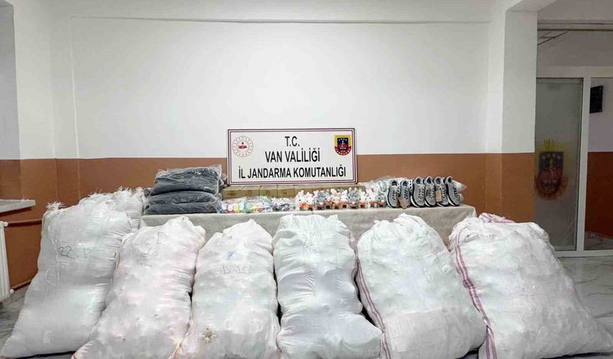 Başkale’de 4 milyon 163 bin TL değerinde kaçak malzeme ele geçirildi