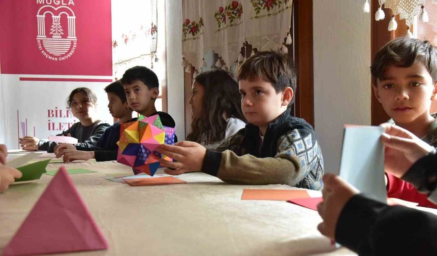 Çocuklar origami ile geometrinin dünyasını keşfetti