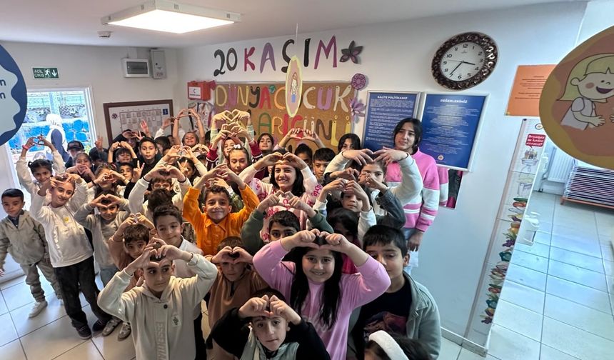 Muradiye’de Dünya Çocuk Hakları Günü Kutlandı