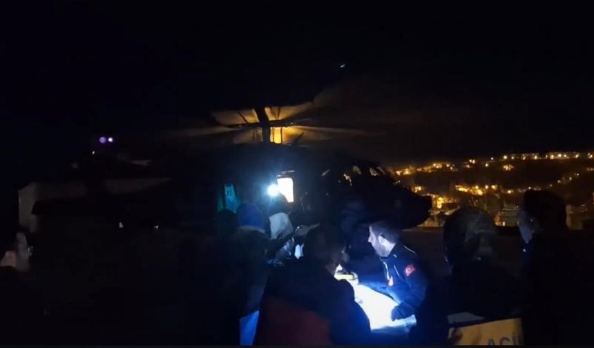 Yüksekten düşen genç, jandarma helikopteriyle hastaneye ulaştırıldı